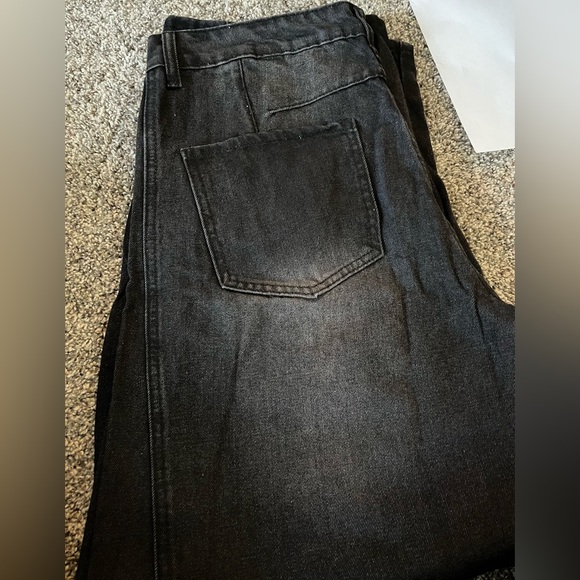 Women’s Black Jeans curved leg - Picture 2 of 5